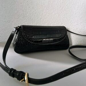 NWT MICHAEL MICHAEL KORS KATYA MEDIUM FLAP CROSSBODY CROC-EMBOSSED‎ IN BLACK